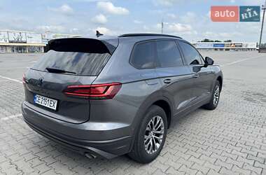 Внедорожник / Кроссовер Volkswagen Touareg 2018 в 