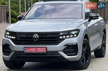Позашляховик / Кросовер Volkswagen Touareg 2022 в Рівному