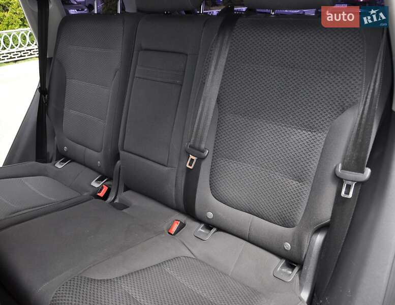 Внедорожник / Кроссовер Volkswagen Touareg 2013 в Одессе