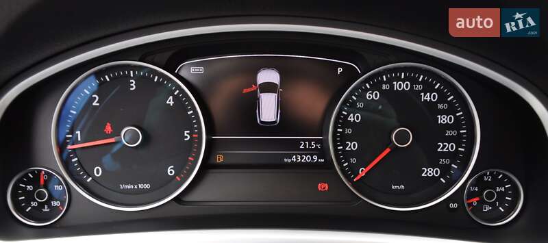 Внедорожник / Кроссовер Volkswagen Touareg 2013 в Одессе