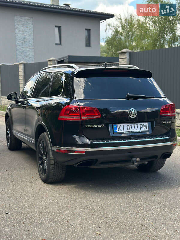 Внедорожник / Кроссовер Volkswagen Touareg 2016 в Киеве