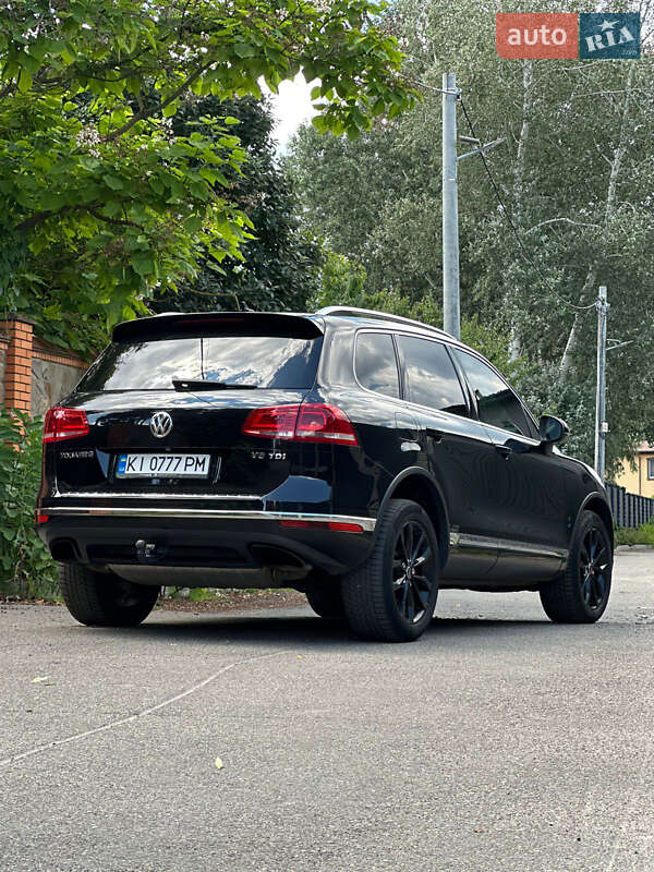 Внедорожник / Кроссовер Volkswagen Touareg 2016 в Киеве