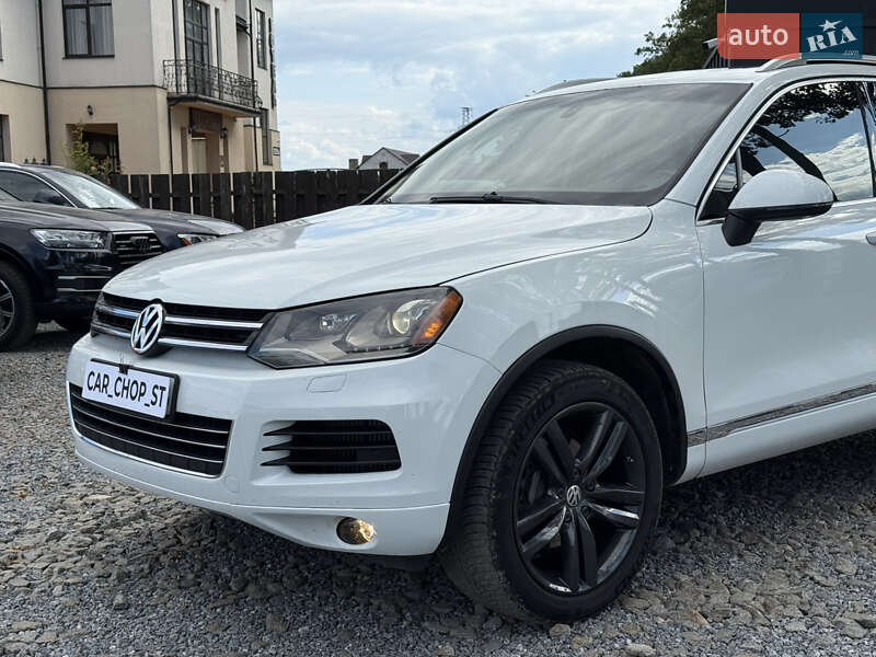 Позашляховик / Кросовер Volkswagen Touareg 2012 в Стрию