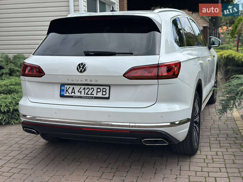 Внедорожник / Кроссовер Volkswagen Touareg 2021 в Киеве