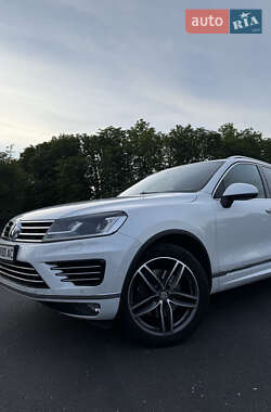 Позашляховик / Кросовер Volkswagen Touareg 2018 в Львові