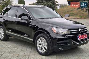 Внедорожник / Кроссовер Volkswagen Touareg 2012 в Дубно