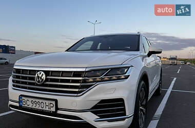 Позашляховик / Кросовер Volkswagen Touareg 2018 в Львові