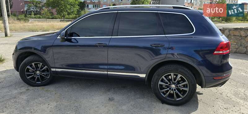 Позашляховик / Кросовер Volkswagen Touareg 2012 в Дніпрі