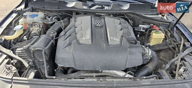 Позашляховик / Кросовер Volkswagen Touareg 2012 в Дніпрі