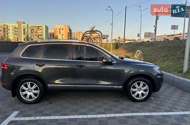 Позашляховик / Кросовер Volkswagen Touareg 2011 в Києві
