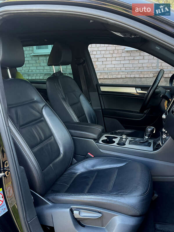 Позашляховик / Кросовер Volkswagen Touareg 2012 в Бердичеві