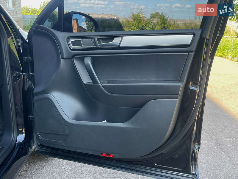 Позашляховик / Кросовер Volkswagen Touareg 2012 в Бердичеві