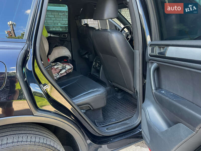 Позашляховик / Кросовер Volkswagen Touareg 2012 в Бердичеві