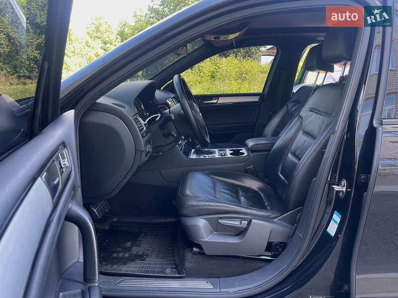 Позашляховик / Кросовер Volkswagen Touareg 2012 в Бердичеві