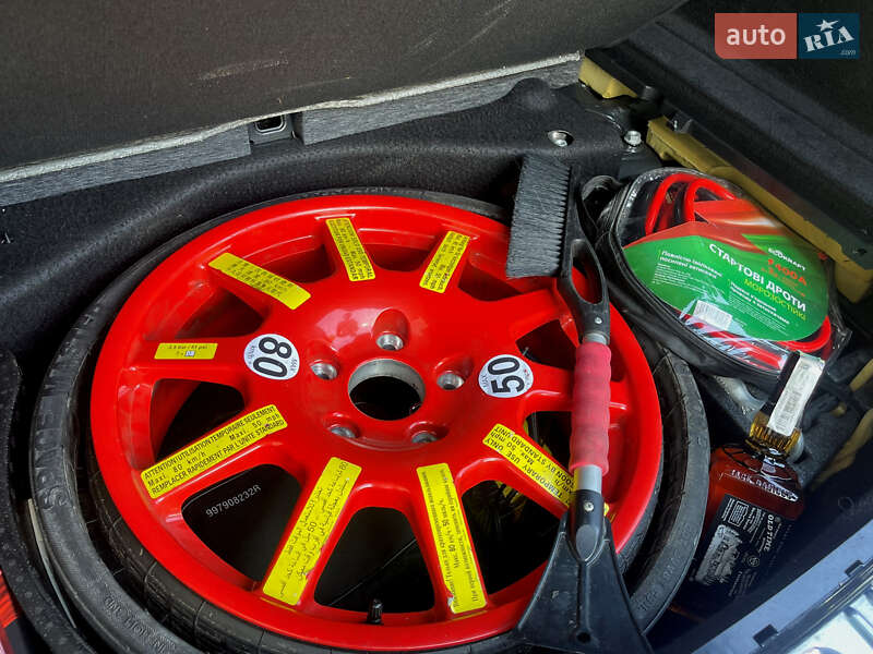 Позашляховик / Кросовер Volkswagen Touareg 2012 в Бердичеві