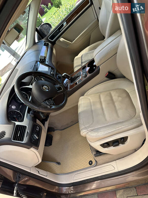 Внедорожник / Кроссовер Volkswagen Touareg 2012 в Хмельницком фото 13 Внедорожник / Кроссовер Volkswagen Touareg 2012 в Хмельницком