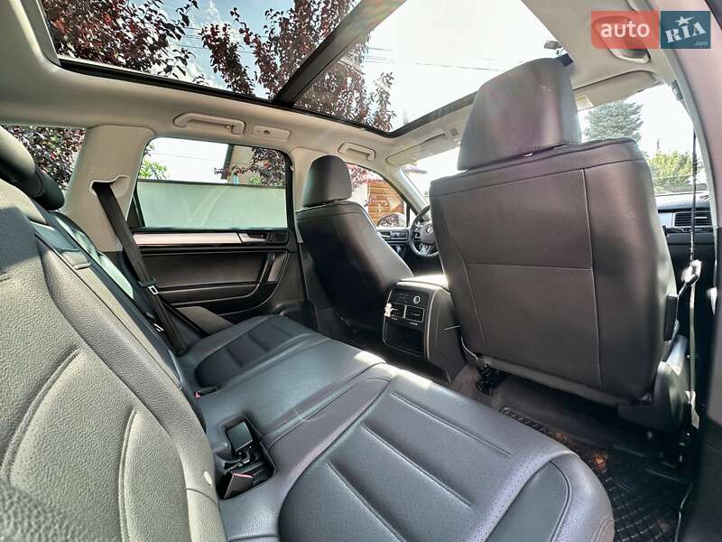 Позашляховик / Кросовер Volkswagen Touareg 2014 в Вінниці