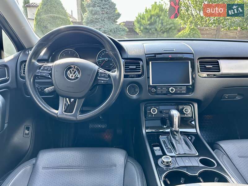 Позашляховик / Кросовер Volkswagen Touareg 2014 в Вінниці