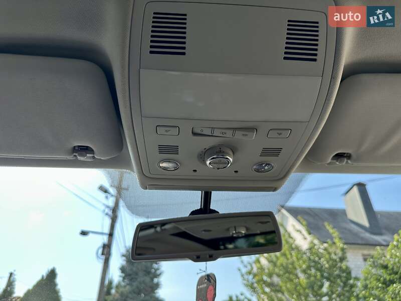 Позашляховик / Кросовер Volkswagen Touareg 2014 в Вінниці