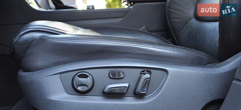 Внедорожник / Кроссовер Volkswagen Touareg 2016 в Одессе