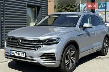 Внедорожник / Кроссовер Volkswagen Touareg 2020 в Киеве