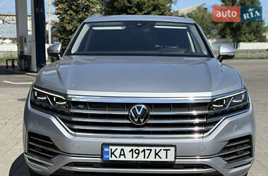 Позашляховик / Кросовер Volkswagen Touareg 2020 в Києві