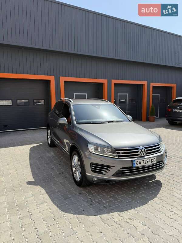 Внедорожник / Кроссовер Volkswagen Touareg 2016 в Одессе
