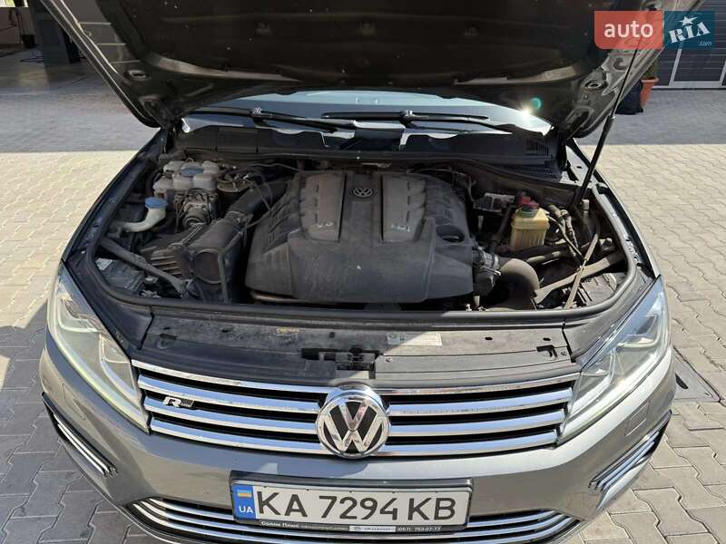 Внедорожник / Кроссовер Volkswagen Touareg 2016 в Одессе