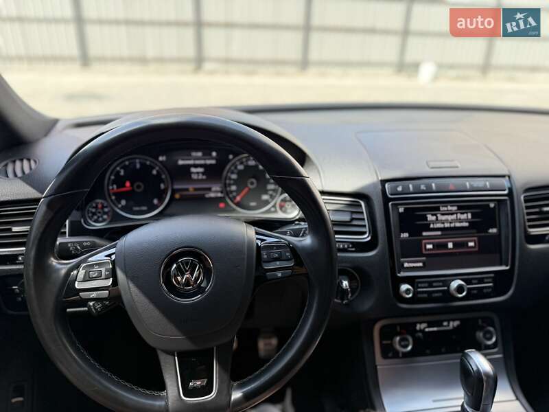 Внедорожник / Кроссовер Volkswagen Touareg 2016 в Одессе
