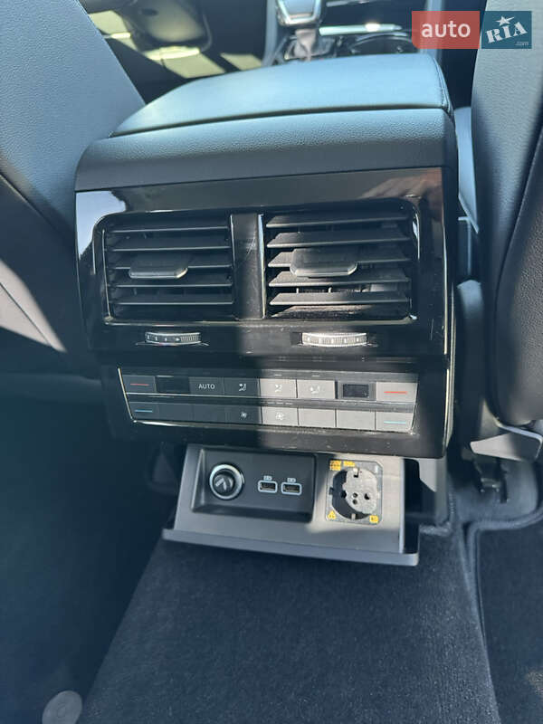 Внедорожник / Кроссовер Volkswagen Touareg 2019 в Тячеве