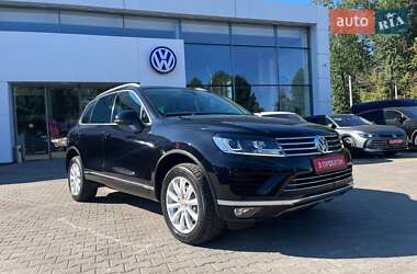 Внедорожник / Кроссовер Volkswagen Touareg 2015 в Житомире