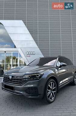 Внедорожник / Кроссовер Volkswagen Touareg 2021 в Киеве
