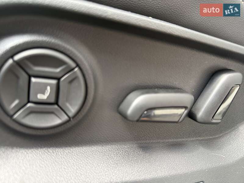 Внедорожник / Кроссовер Volkswagen Touareg 2021 в Киеве