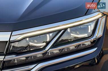 Внедорожник / Кроссовер Volkswagen Touareg 2022 в 