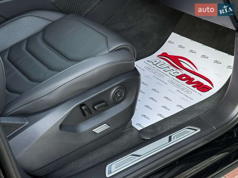 Позашляховик / Кросовер Volkswagen Touareg 2022 в Луцьку