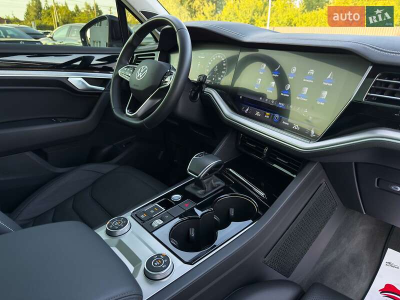 Позашляховик / Кросовер Volkswagen Touareg 2022 в Луцьку