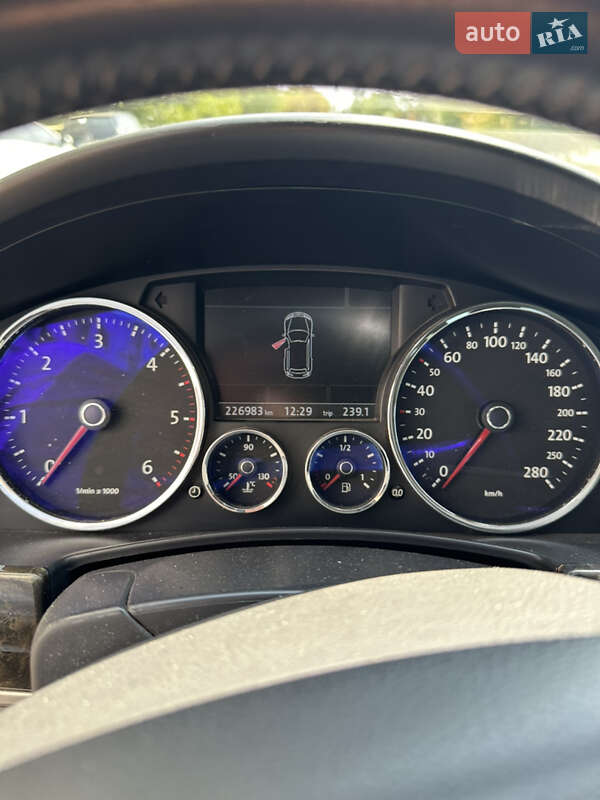 Внедорожник / Кроссовер Volkswagen Touareg 2007 в Николаеве