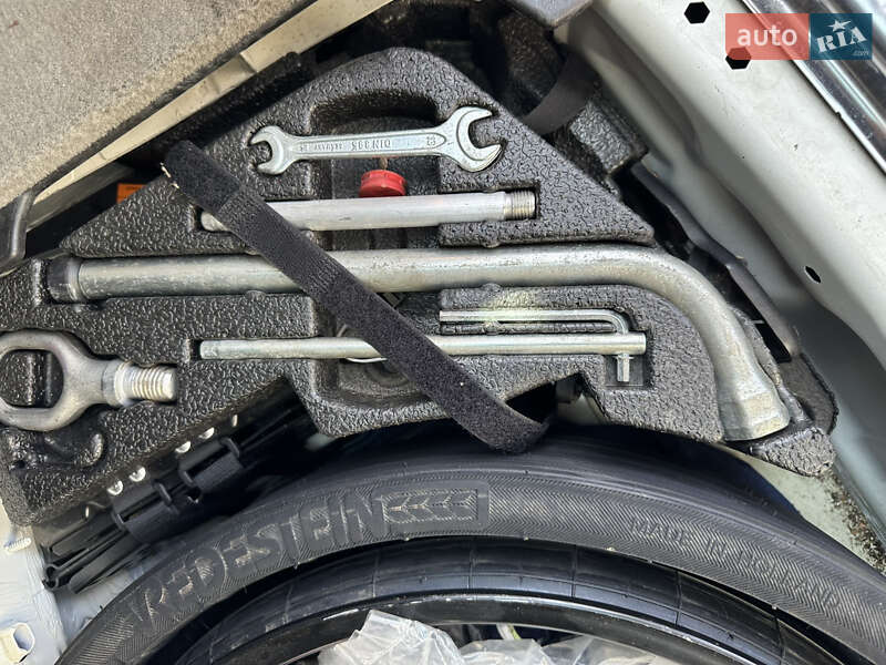 Внедорожник / Кроссовер Volkswagen Touareg 2007 в Николаеве