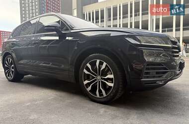 Внедорожник / Кроссовер Volkswagen Touareg 2021 в Киеве
