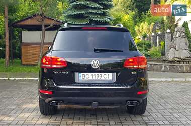 Внедорожник / Кроссовер Volkswagen Touareg 2011 в 
