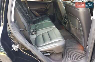 Внедорожник / Кроссовер Volkswagen Touareg 2011 в 