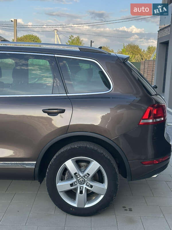 Позашляховик / Кросовер Volkswagen Touareg 2012 в Ковелі