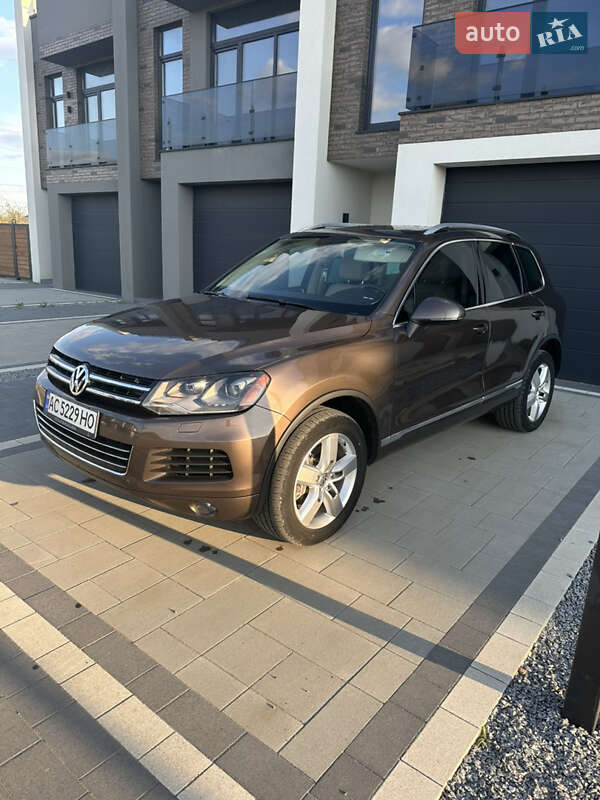 Позашляховик / Кросовер Volkswagen Touareg 2012 в Ковелі