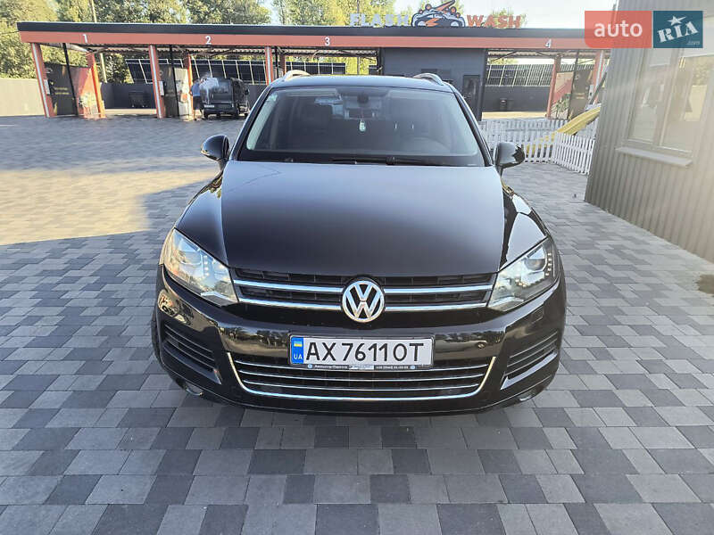 Внедорожник / Кроссовер Volkswagen Touareg 2012 в Павлограде
