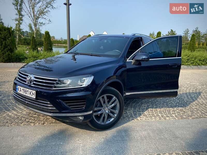 Позашляховик / Кросовер Volkswagen Touareg 2015 в Дніпрі