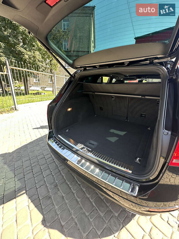 Внедорожник / Кроссовер Volkswagen Touareg 2014 в Харькове