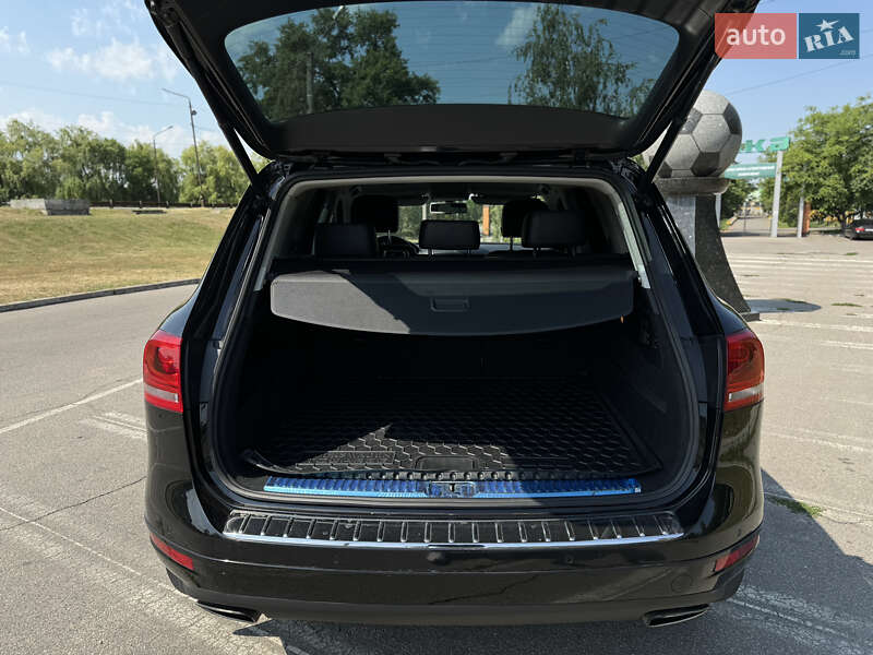 Позашляховик / Кросовер Volkswagen Touareg 2012 в Олександрії фото 40 Позашляховик / Кросовер Volkswagen Touareg 2012 в Олександрії