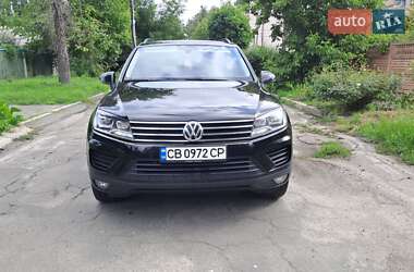 Позашляховик / Кросовер Volkswagen Touareg 2015 в Києві