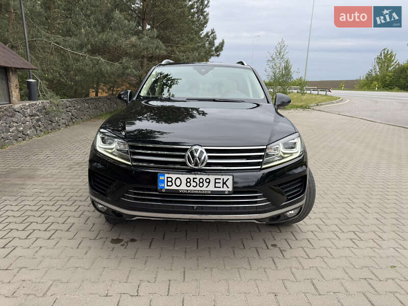 Позашляховик / Кросовер Volkswagen Touareg 2016 в Хмельницькому