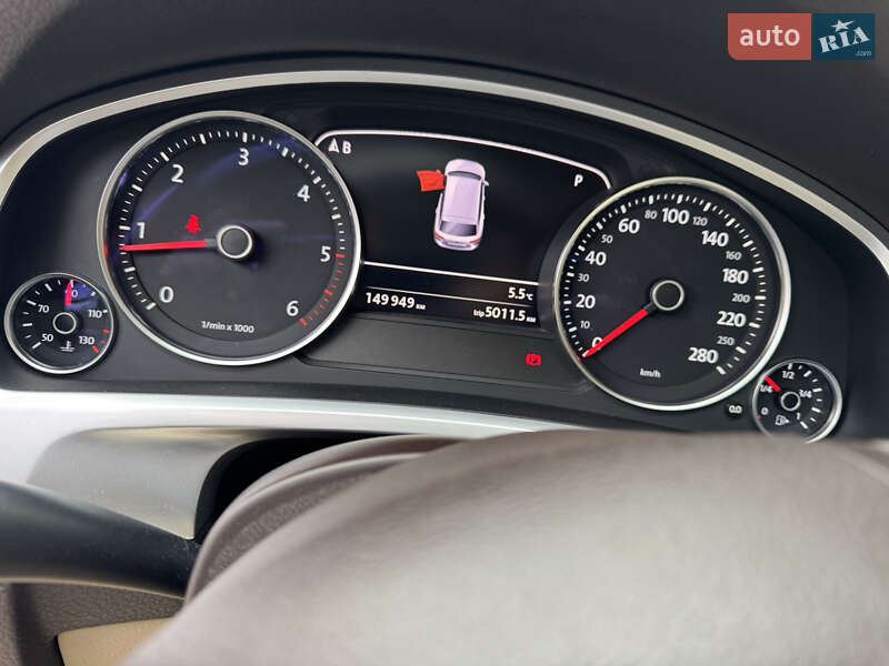 Позашляховик / Кросовер Volkswagen Touareg 2016 в Хмельницькому